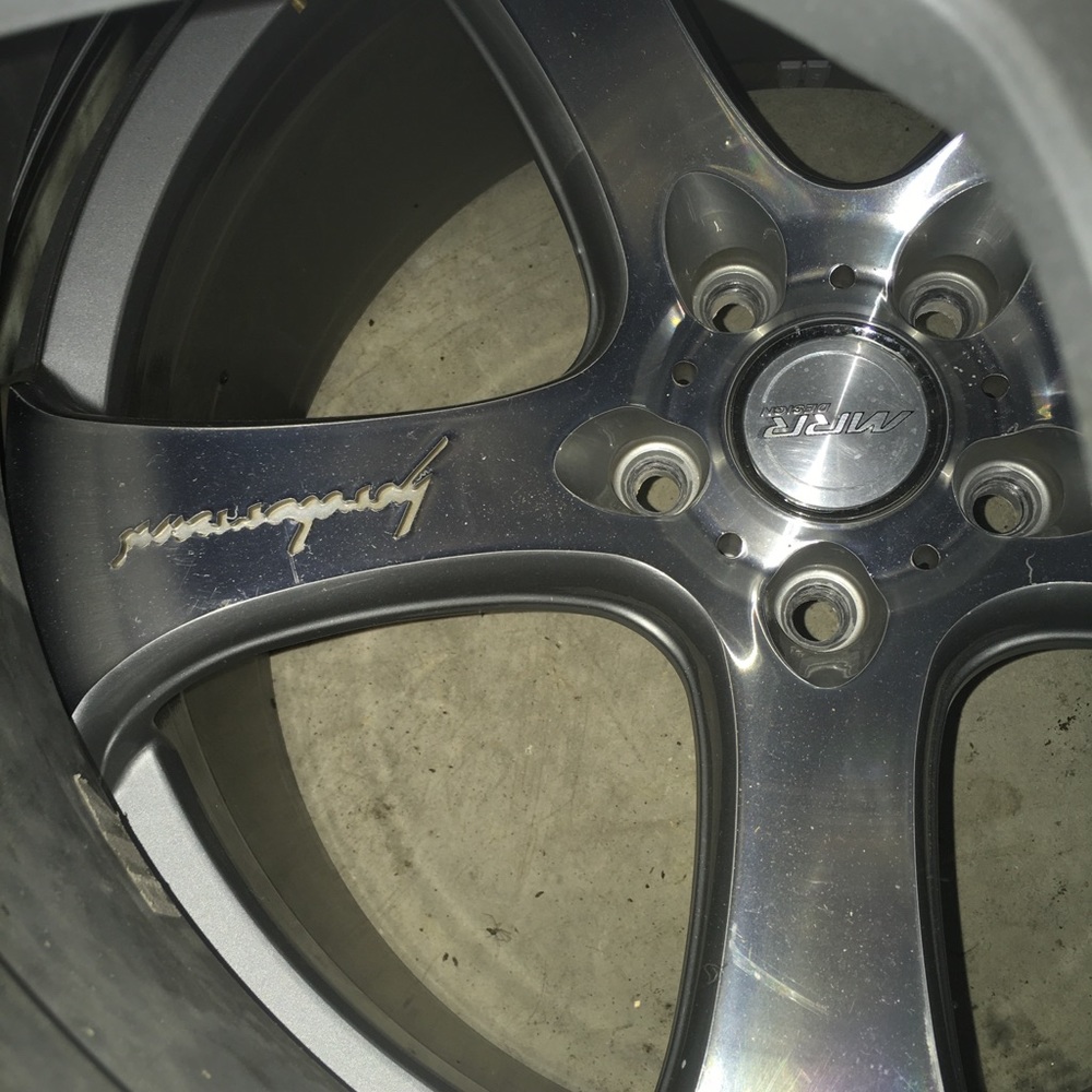 Size 22 V8 rims performance tires